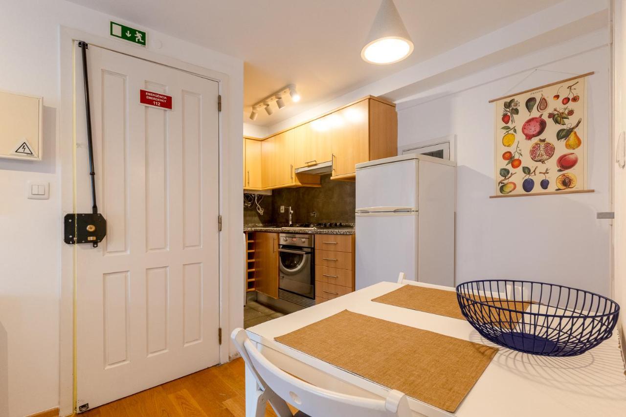 Contemporary Apartment In Chiado 3 Lisboa Ngoại thất bức ảnh